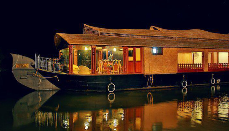 Deluxe Houseboats